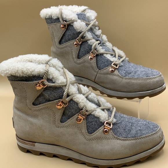 Sorel Shoes - Sorel Sneakchic Alpine Womens Size 8.5 Beige Gray Leather Sherpa Snow Boots